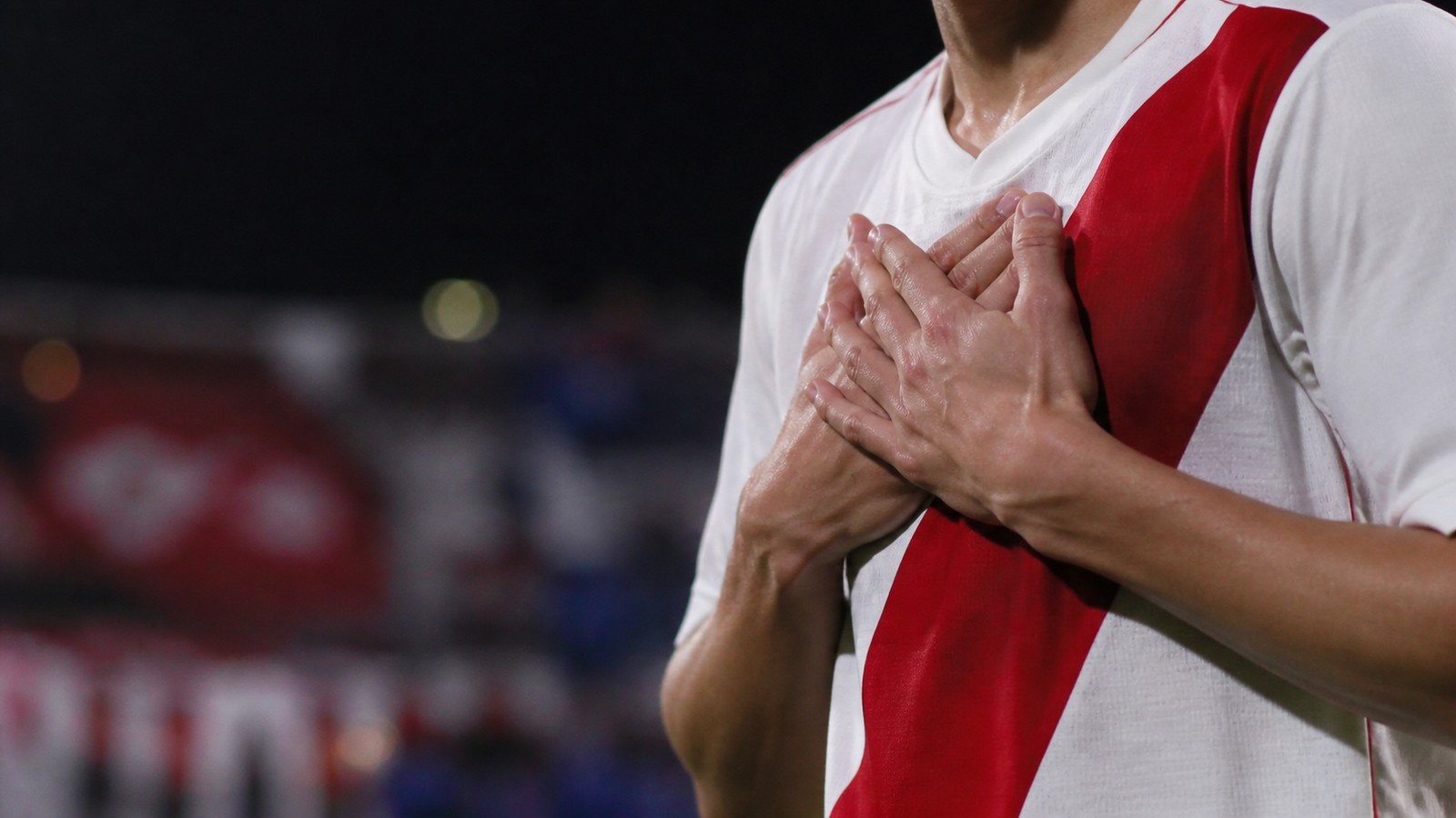 Escena ilustrativa del partido entre River y Vélez